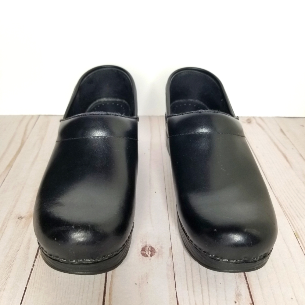 Black Dansko Clogs Size 39